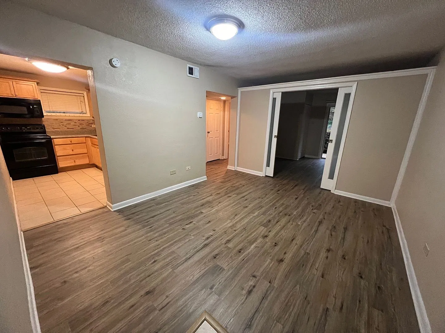1 bedroom apartment with study! — Photo 3