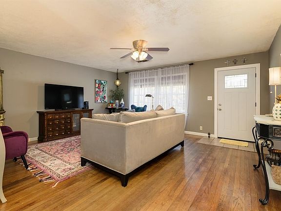 4th image of 1117 W Sidnor St
