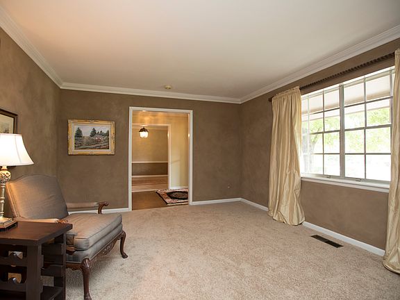 Formal w/ silk draperies / New Carpet