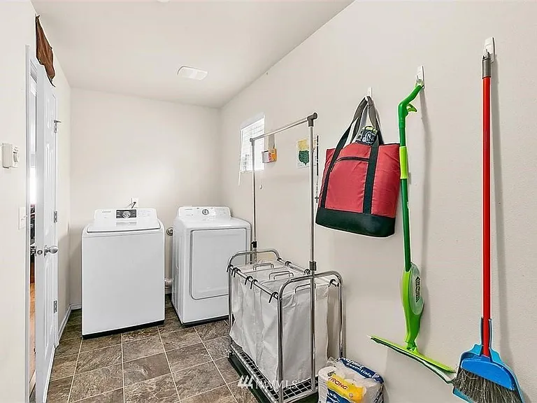 1415 Burnside Pl — Photo 23