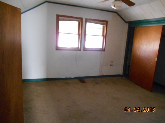 5th image of 410 N Benton St