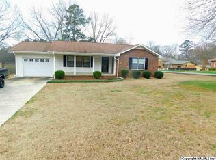 1010 Rhodes St NW, Hartselle, AL 35640