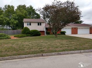 1732 Heather Dr, Temperance, MI 48182