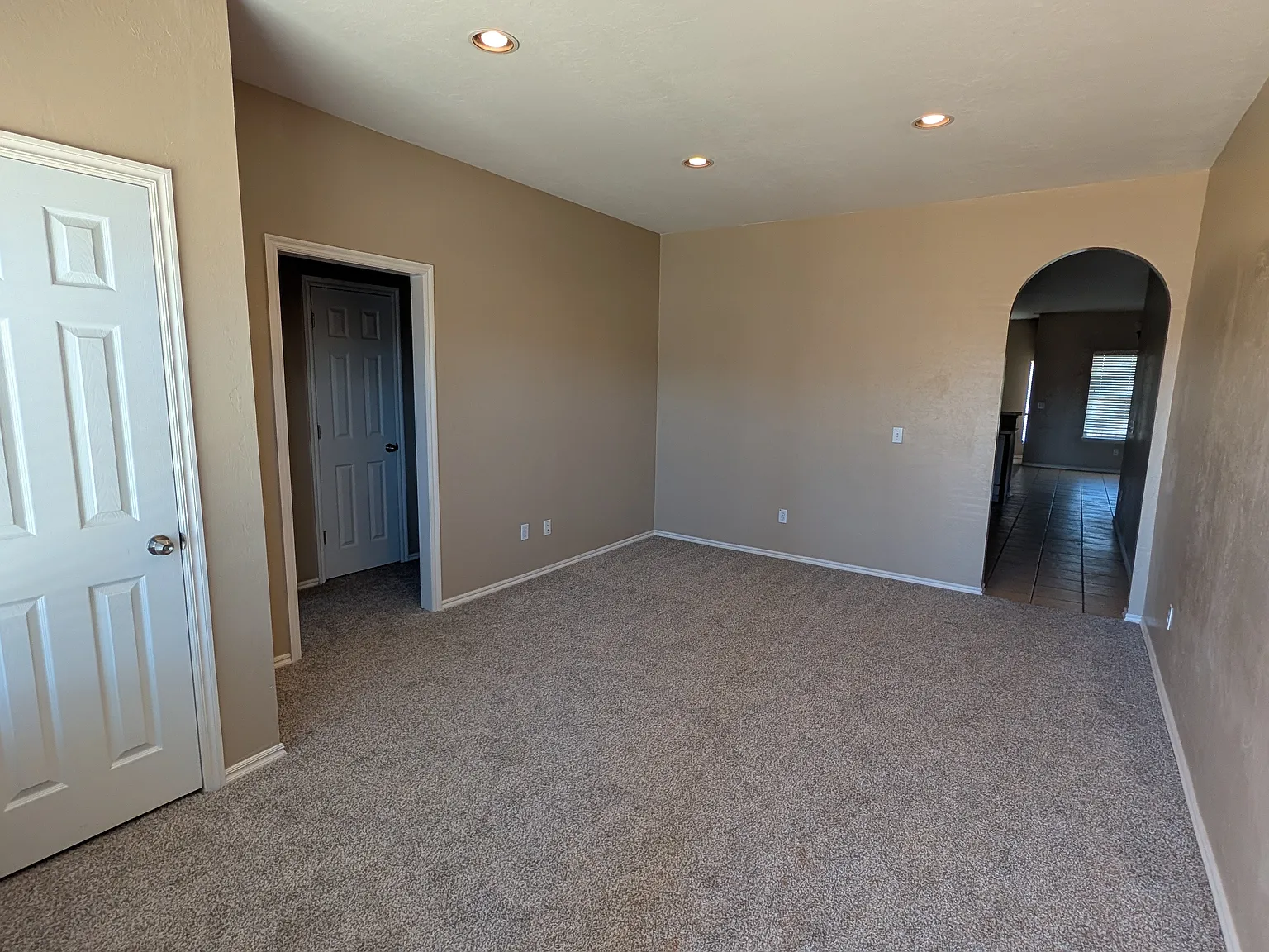 3 bed, 1847 sqft, $1,700 — Photo 1