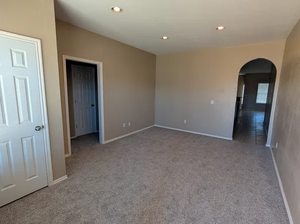 6920 Freedom Ave, Oklahoma City, OK 73135