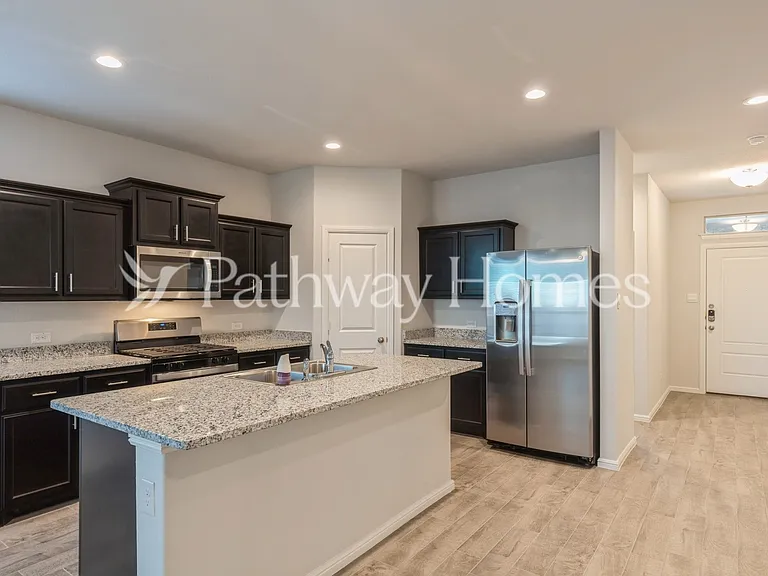 9732 New Bern Dr — Photo 4