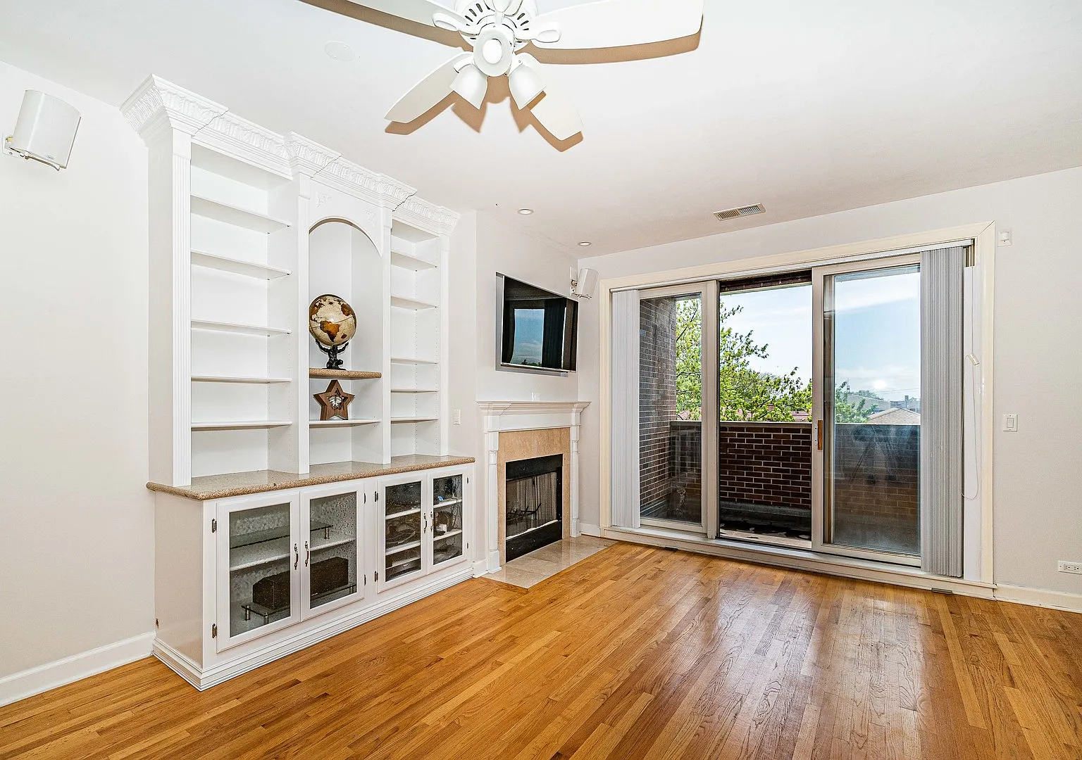 2 bed, 1000 sqft, $2,250 — Photo 4