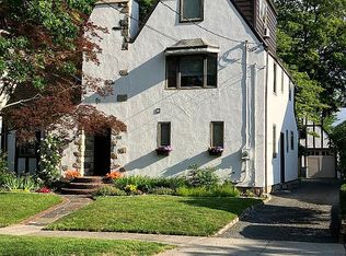 60 Auldwood Rd, Stamford, CT 06902