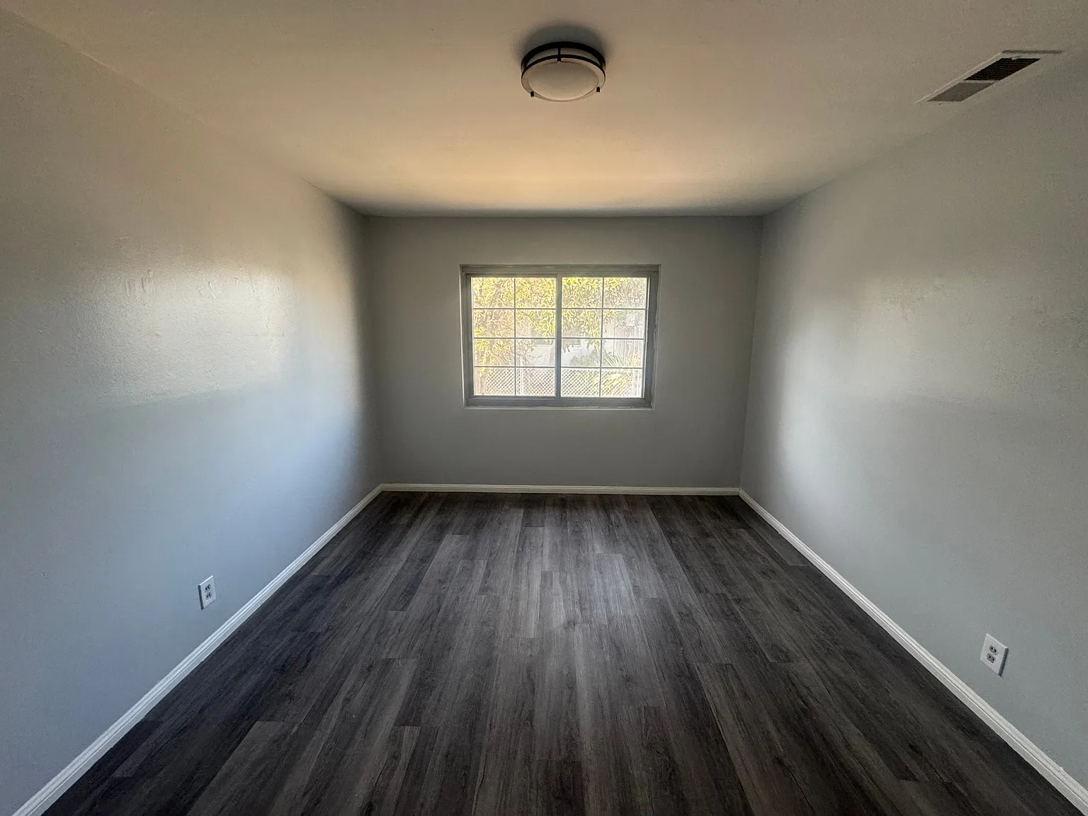 2 bed, 750 sqft, $2,249 — Photo 4