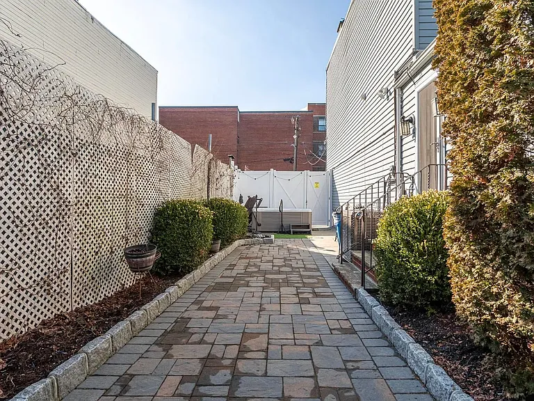 148 Union St #1/2 — Photo 26