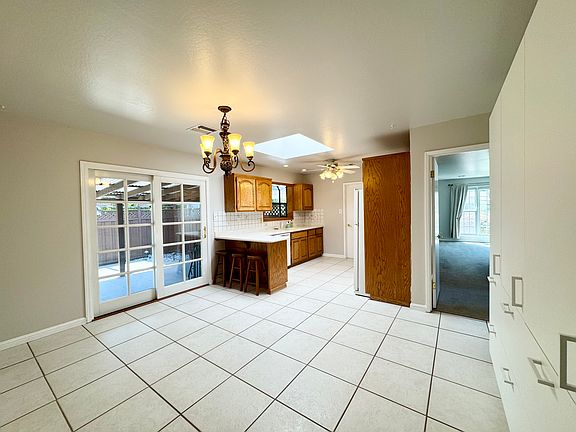5th image of 142 Kerns Ct