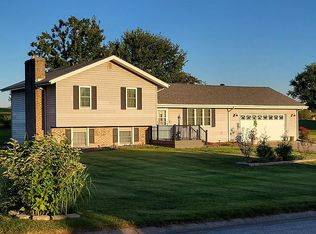 806 Lake Manor Dr, Trenton, MO 64683