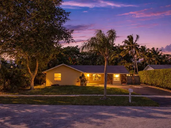 19667 Delaware Circle, Boca Raton, FL 33434