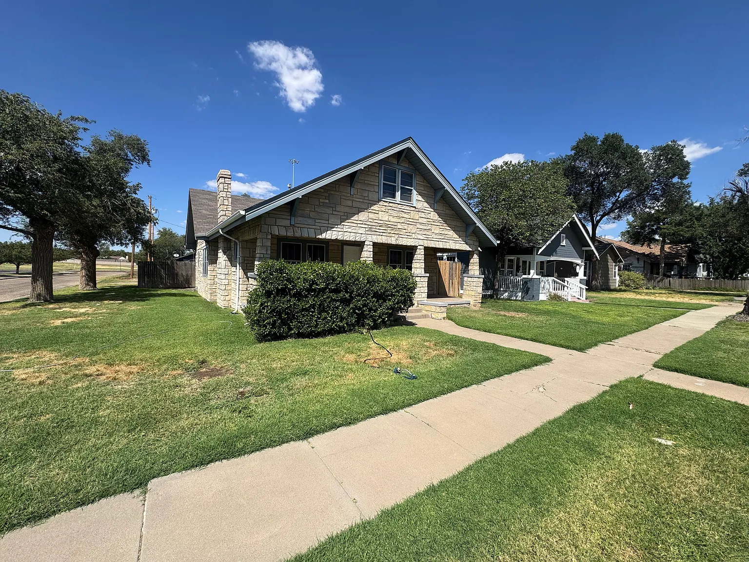 3 bed, 1494 sqft, $1,650 — Photo 1