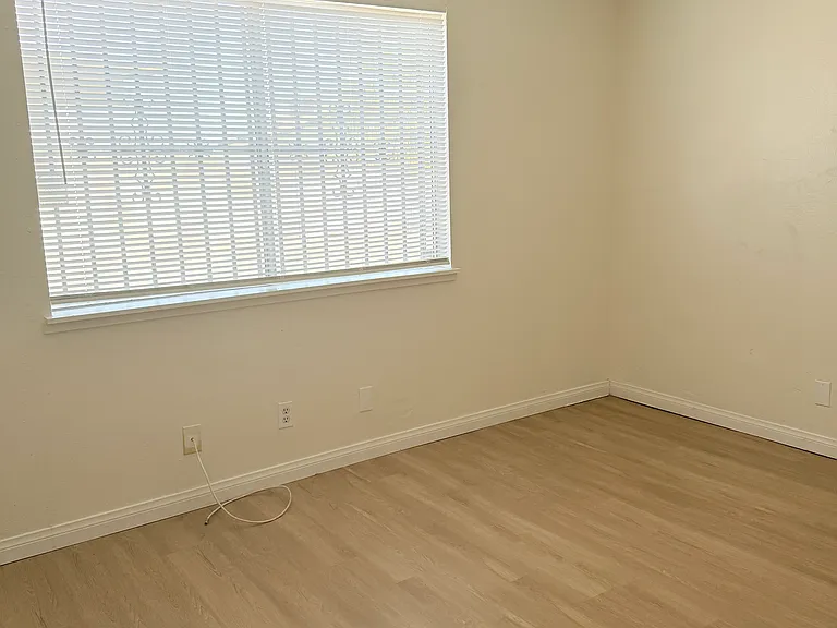 4332 Tara Ave #B — Photo 18