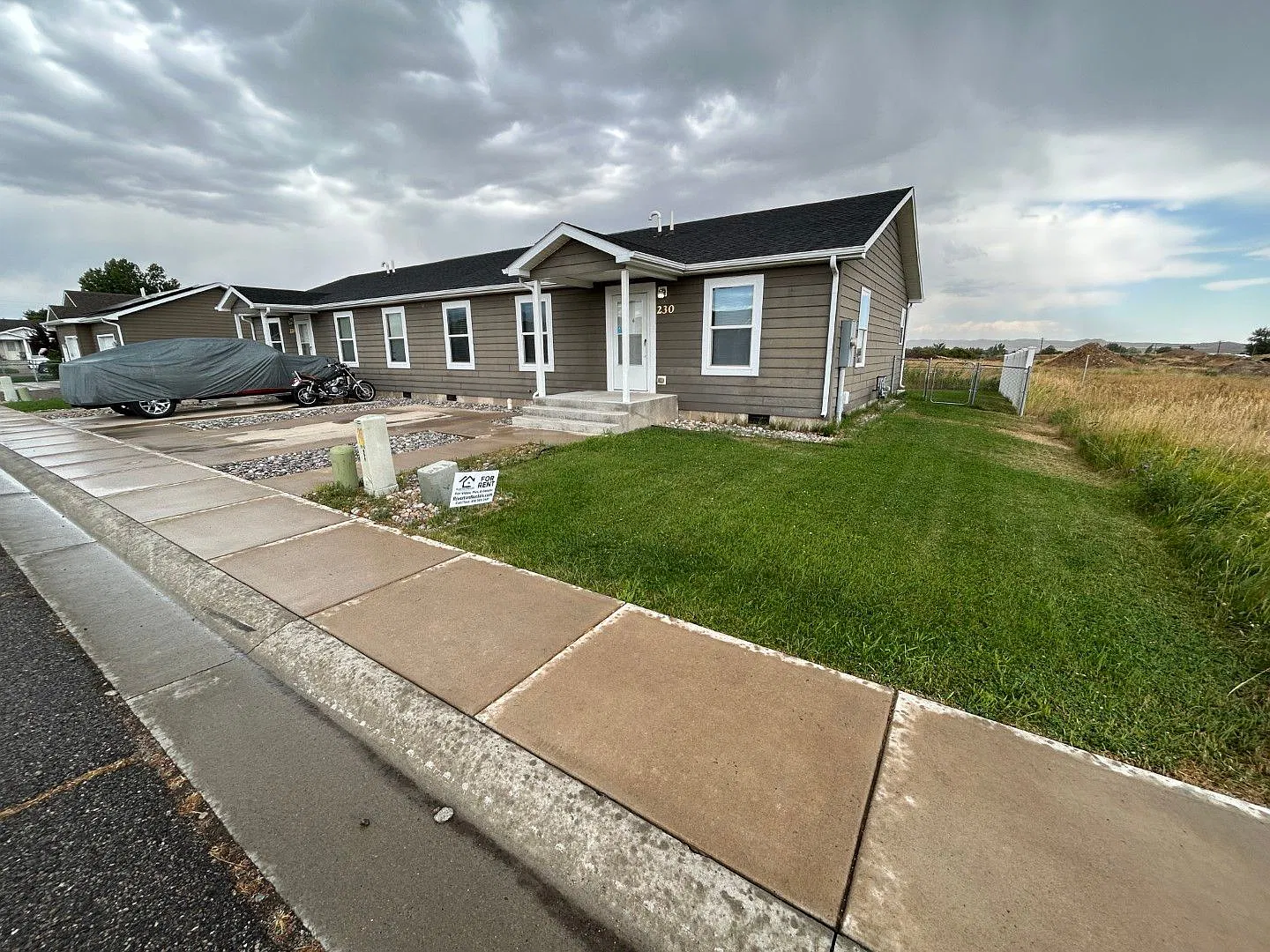 220 Riverwood Dr. — Photo 2