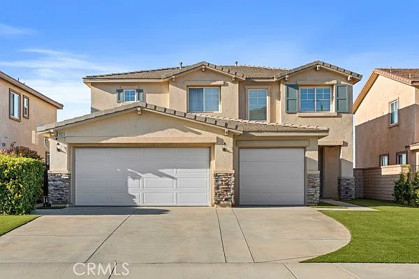 4 bed, 2455 sqft, $4,500 — Photo 1