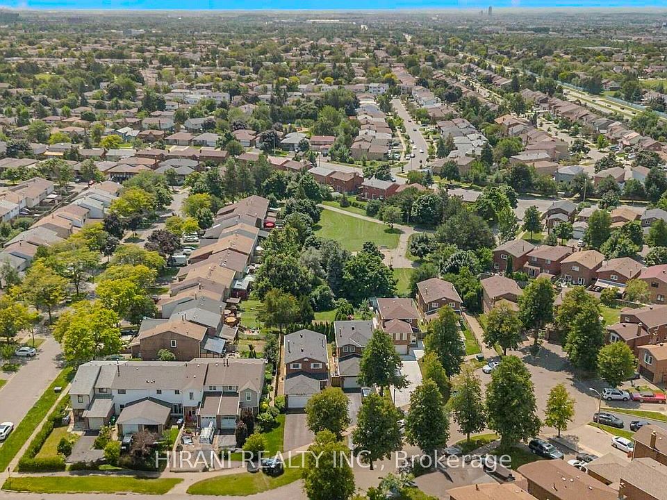 1st image of 75 Royal Salisbury Way