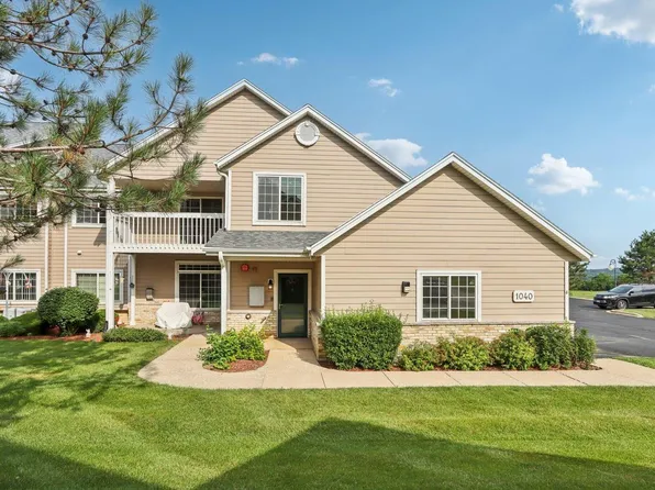1040 River Place BOULEVARD #4, Waukesha, WI 53189