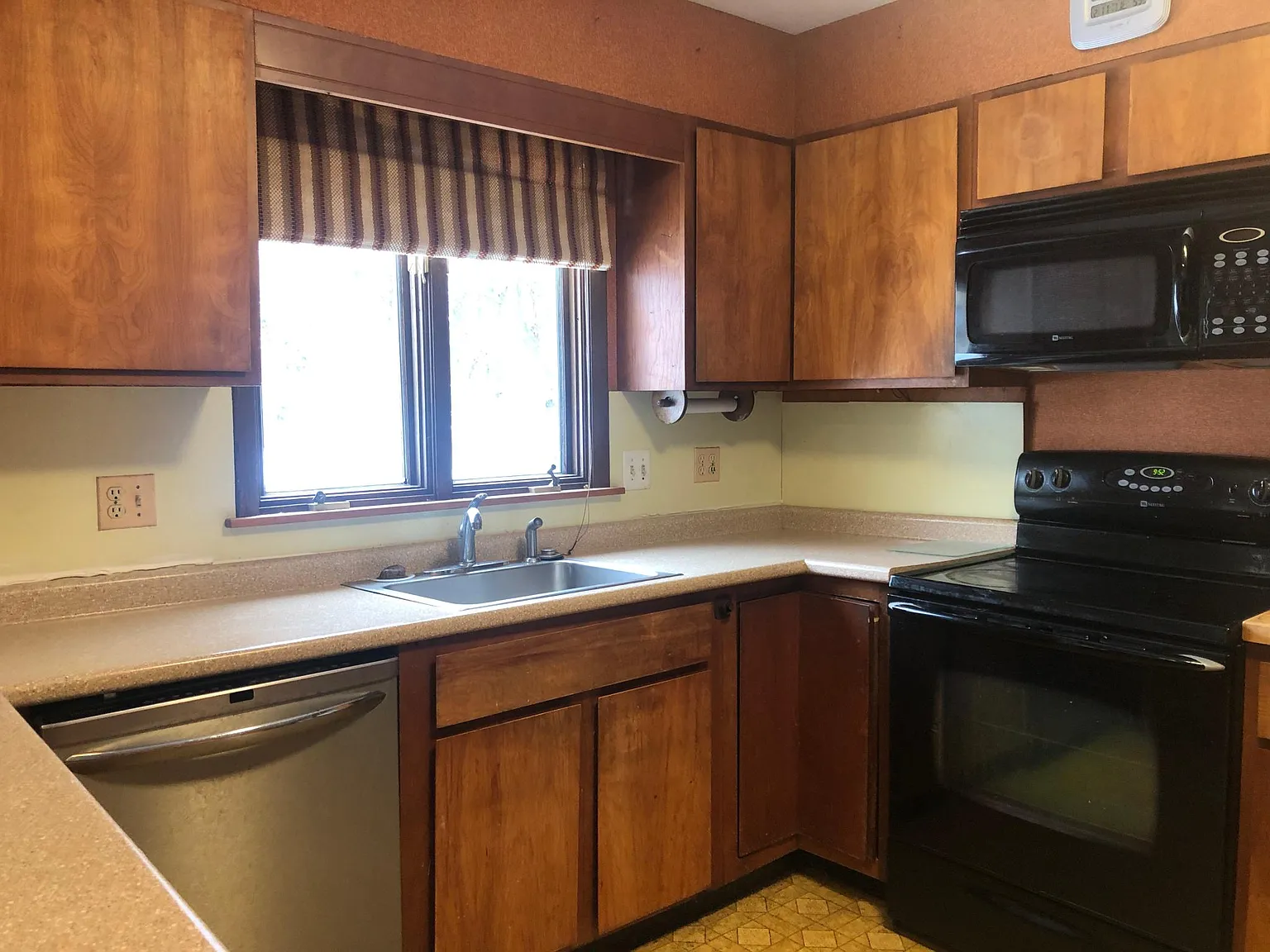 396 Russia Rd — Photo 2