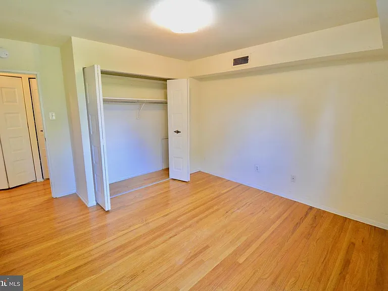 3413 Cresson St #6 — Photo 6