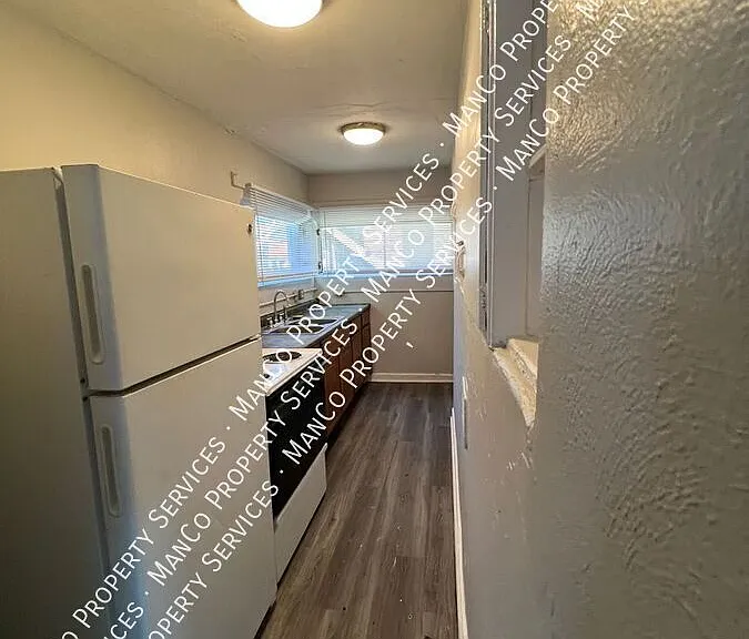 2544 N Gettysburg Ave — Photo 4