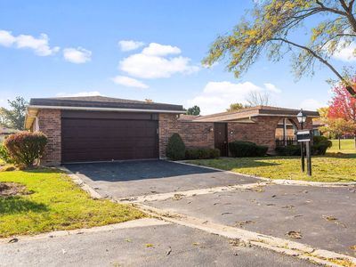 2425 El Cid Ln, Northbrook, IL, 60062