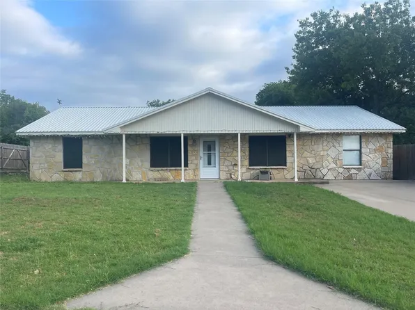 1432 W Torrey St, Granbury, TX 76048