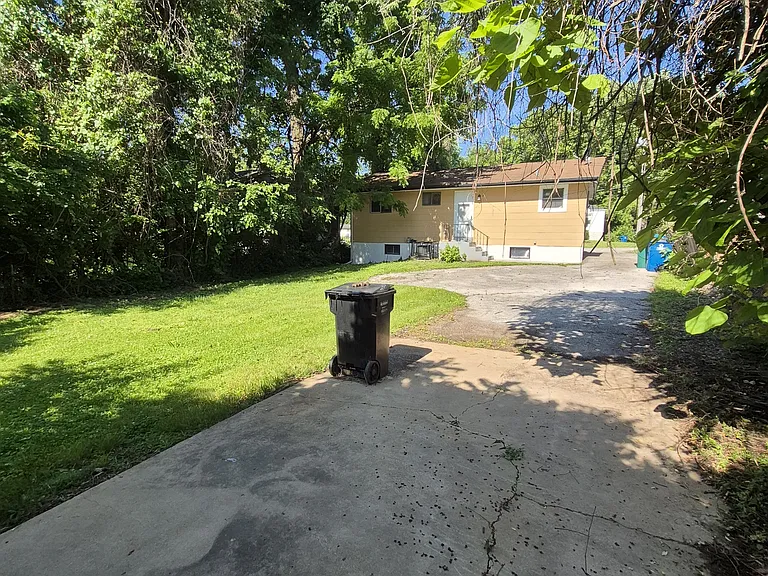 10078 Green Valley Dr — Photo 9