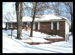 1001 Valley View Ct, Macon, MO 63552