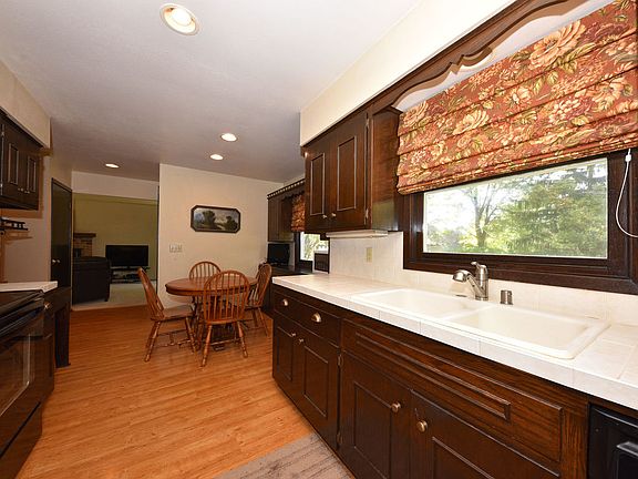 5th image of 7848 Hill N Dale Ct