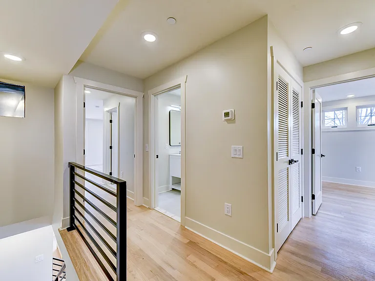 48 Walnut St #1 — Photo 32