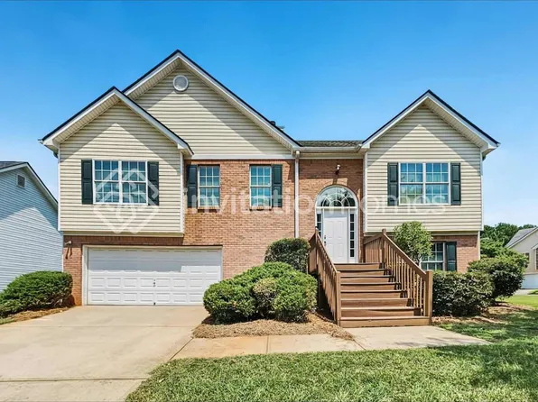 1155 Saint Phillips Ct, Locust Grove, GA 30248