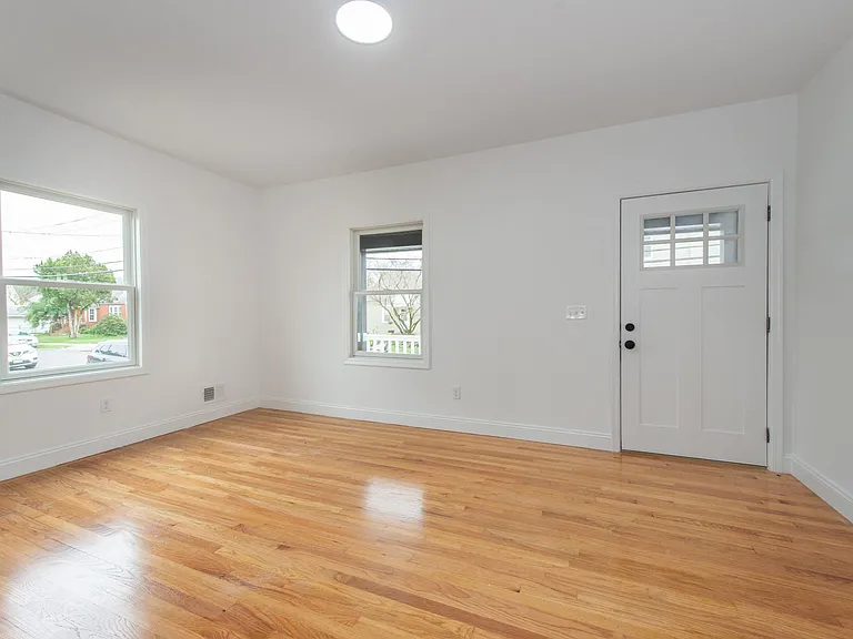 17 N Weiss St #2 — Photo 6