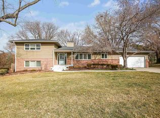 8736 Hickory St, Omaha, NE 68124