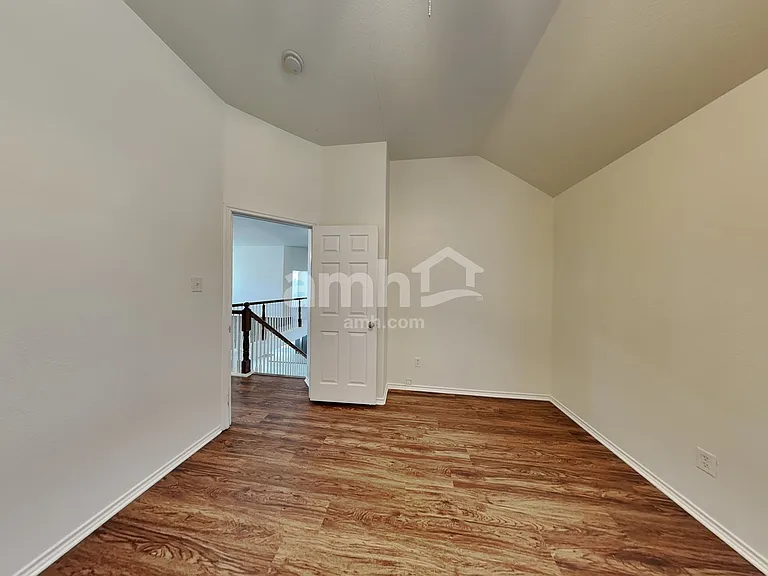 617 Bur Oak Dr — Photo 20