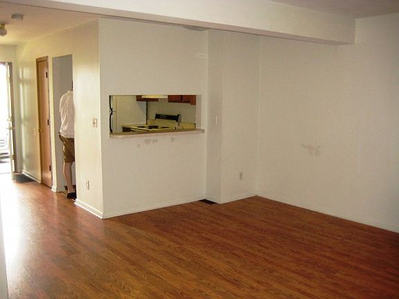 5th image of 950 Edgar Dr APT 12