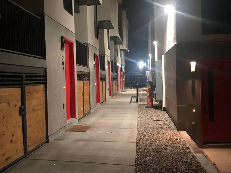 423 E 2100 S — Photo 20