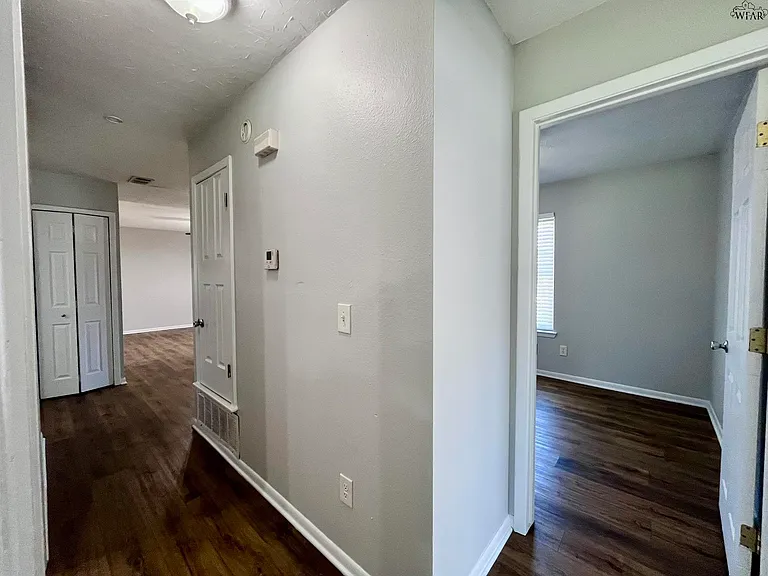 4318 Edgehill — Photo 8