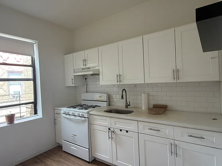 3104 Wilkinson Ave #4D — Photo 1