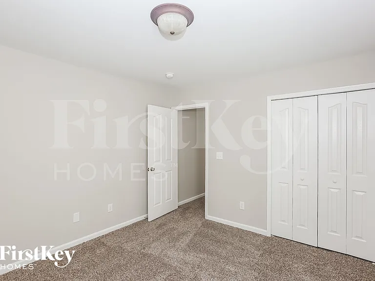 613 Latimer Way — Photo 11