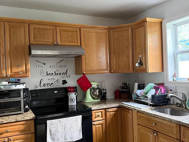 938 Scherger Ave — Photo 6