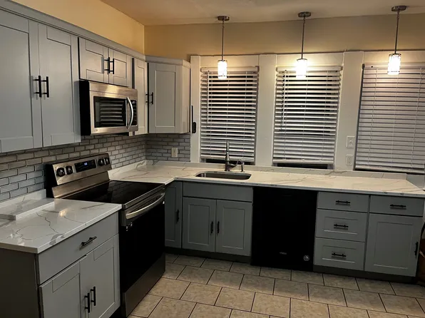 25 Grove St, North Attleboro, MA 02760