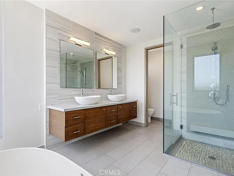 726 Loma Dr — Photo 29