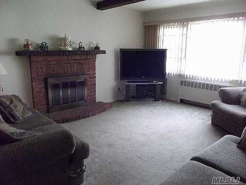 3rd image of 21 Shelley Ct