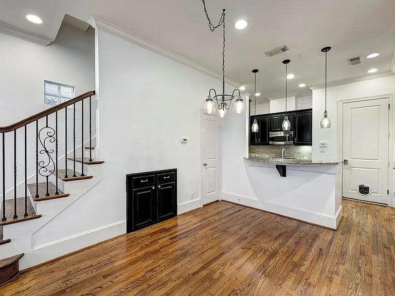 931 W 23rd St #B — Photo 7