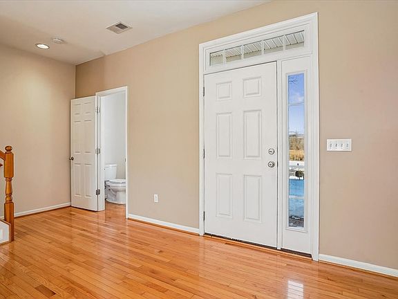 5th image of 1287 Cove Dr