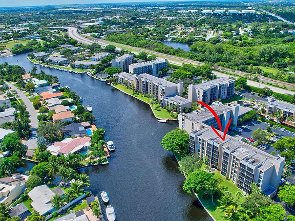 5th image of 14 Royal Palm Way #2050