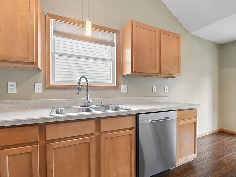 486 Ruffin Dr — Photo 7