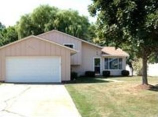 608 Saint Lawrence Blvd, Eastlake, OH 44095